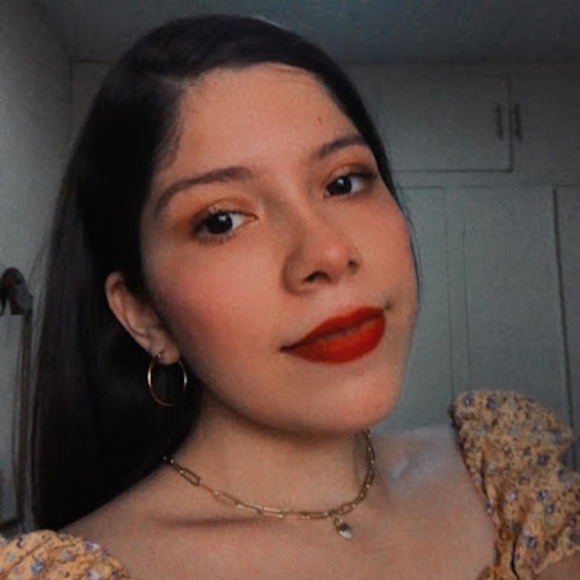 Meet your Posher, Nayeli - Picture 1 of 1